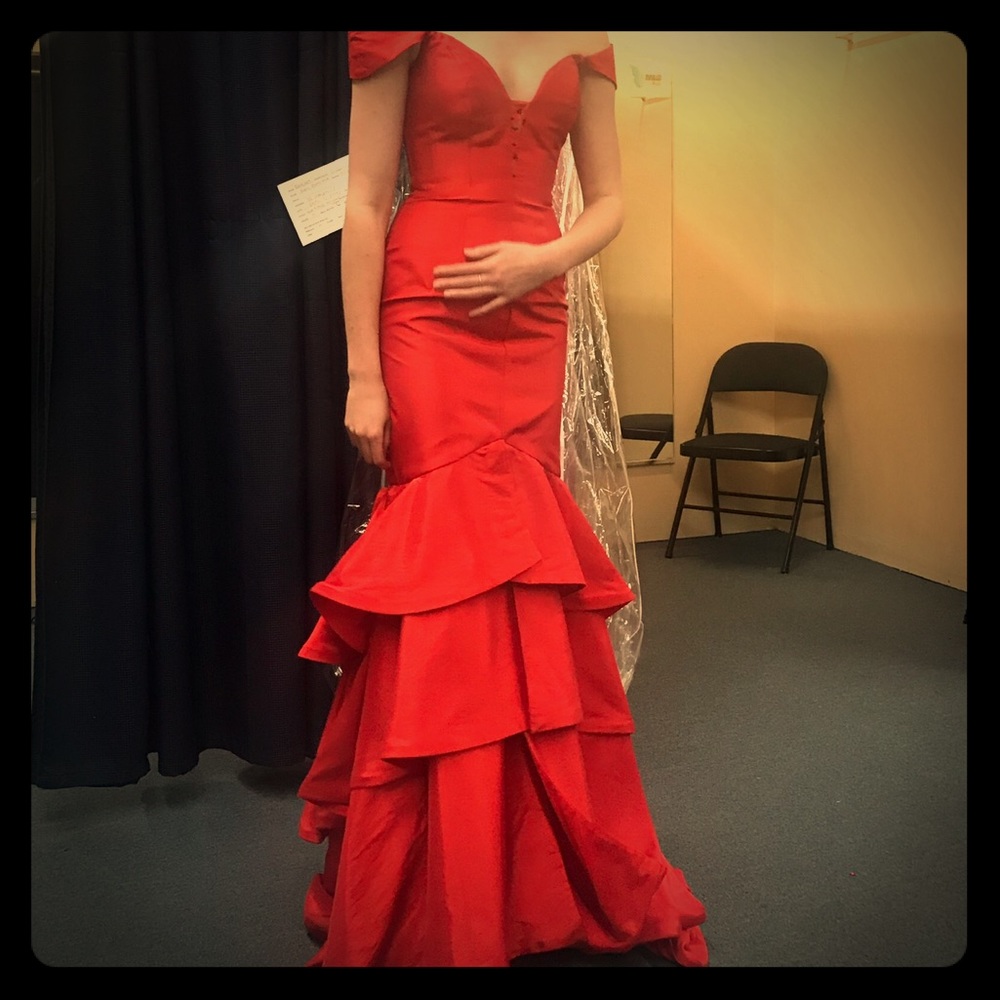 Sherri Hill 00 red pageant prom gown